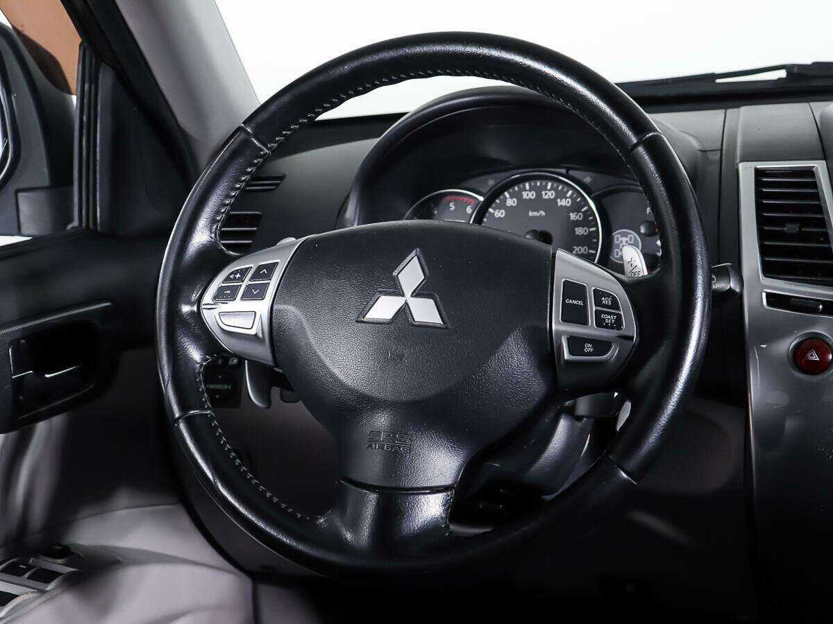 Mitsubishi Pajero Sport 2014 года с пробегом. Фото: #13