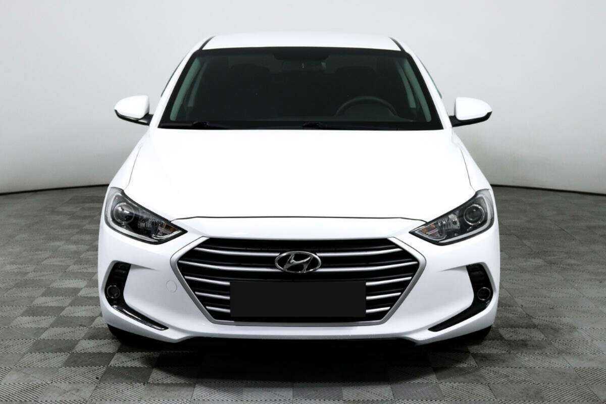 Hyundai Elantra 2018 года с пробегом. Фото: #1