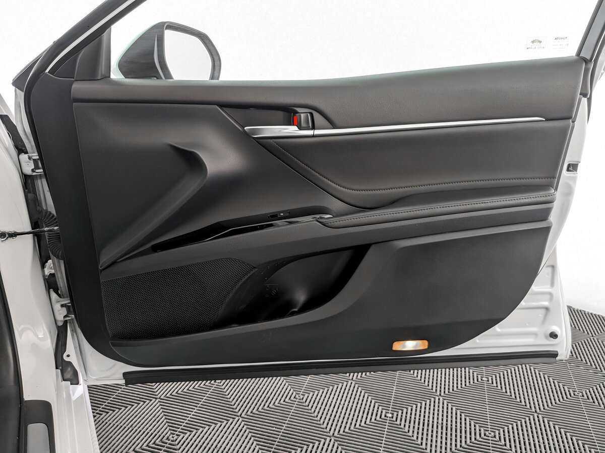 Toyota Camry 2019 года с пробегом. Фото: #24