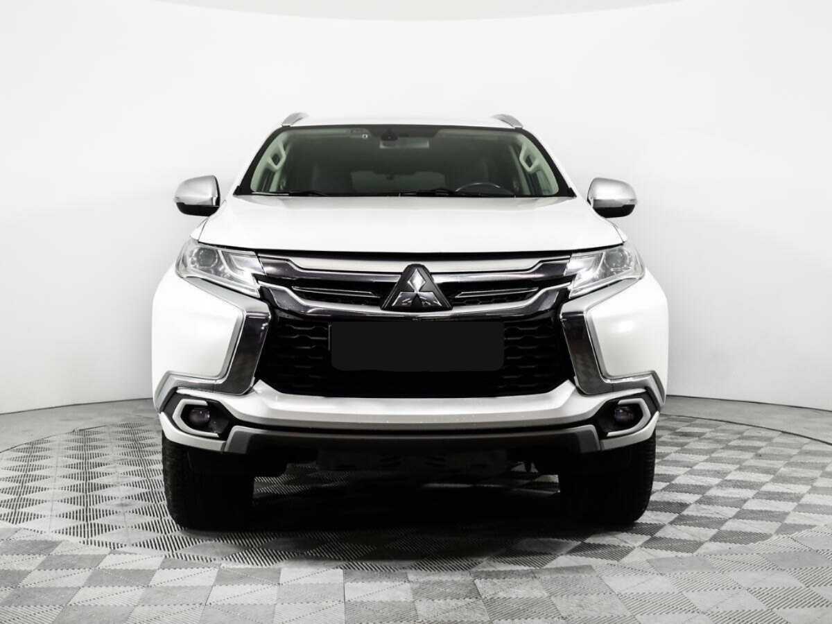 Mitsubishi Pajero Sport 2018 года с пробегом. Фото: #1