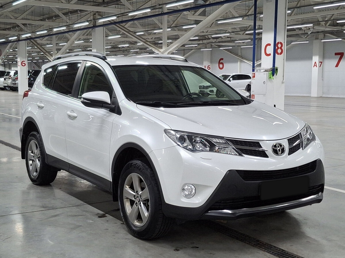 Toyota RAV4 2014 года с пробегом. Фото: #2