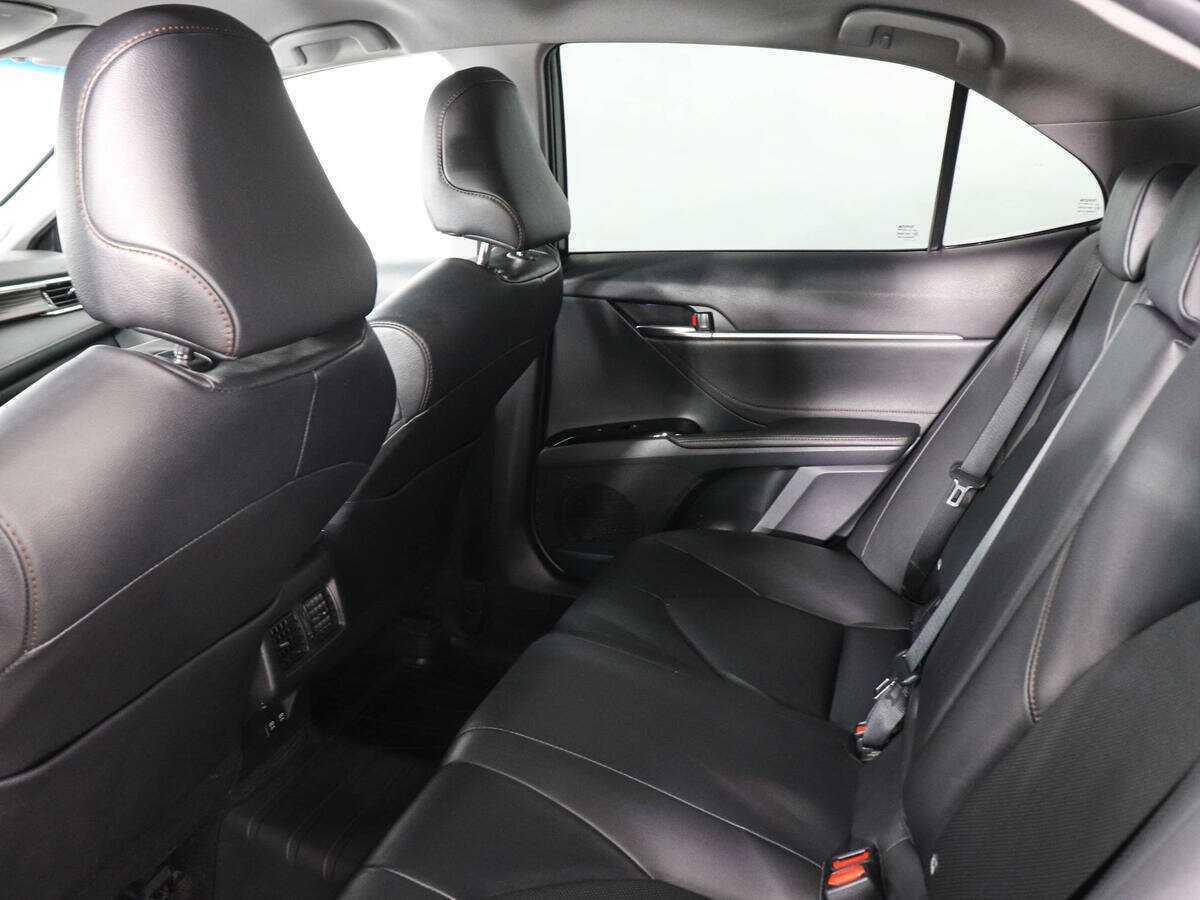 Toyota Camry 2020 года с пробегом. Фото: #10