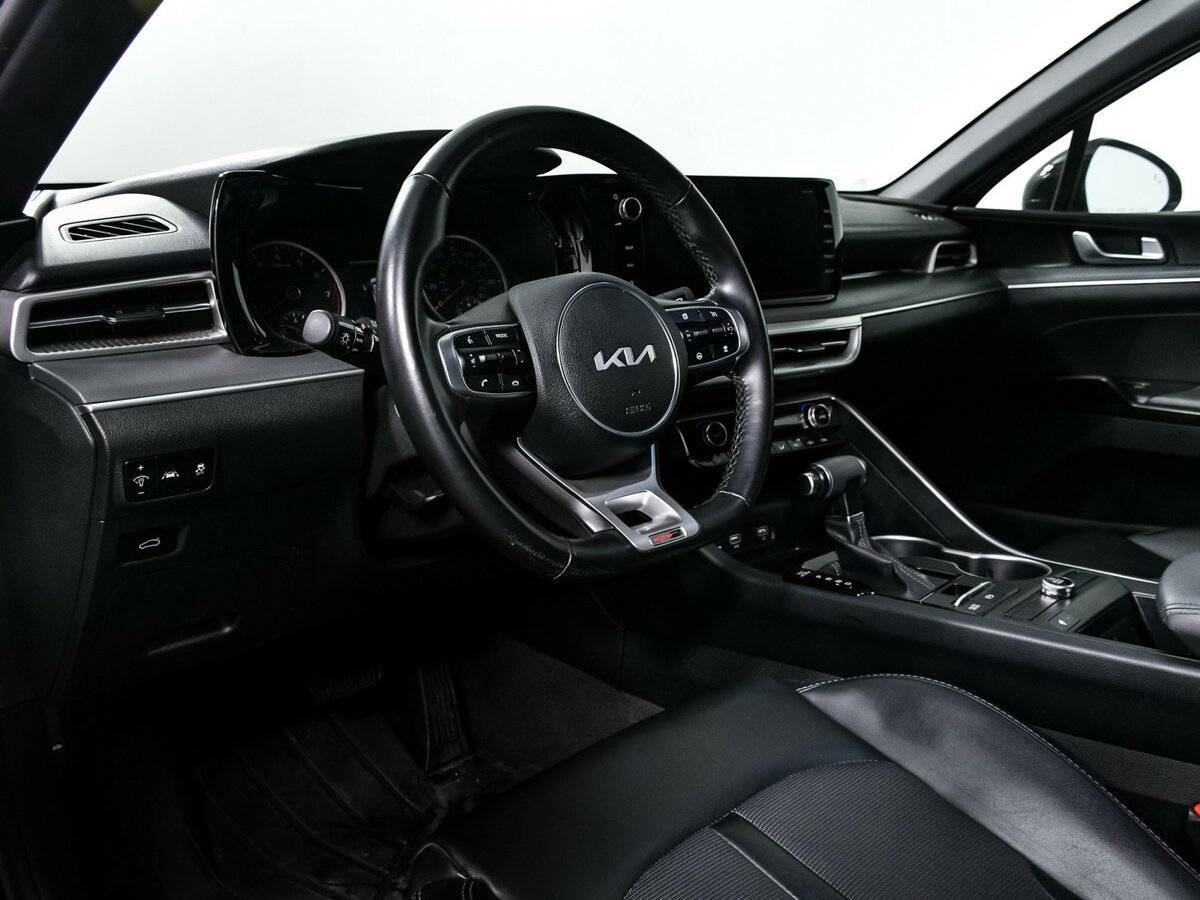 Kia K5 2021 года с пробегом. Фото: #11