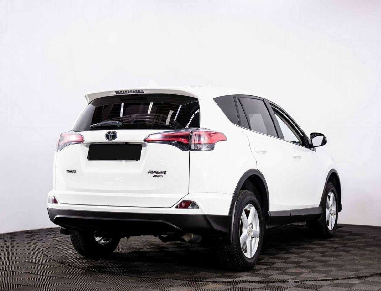Toyota RAV4 2017 года с пробегом. Фото: #5