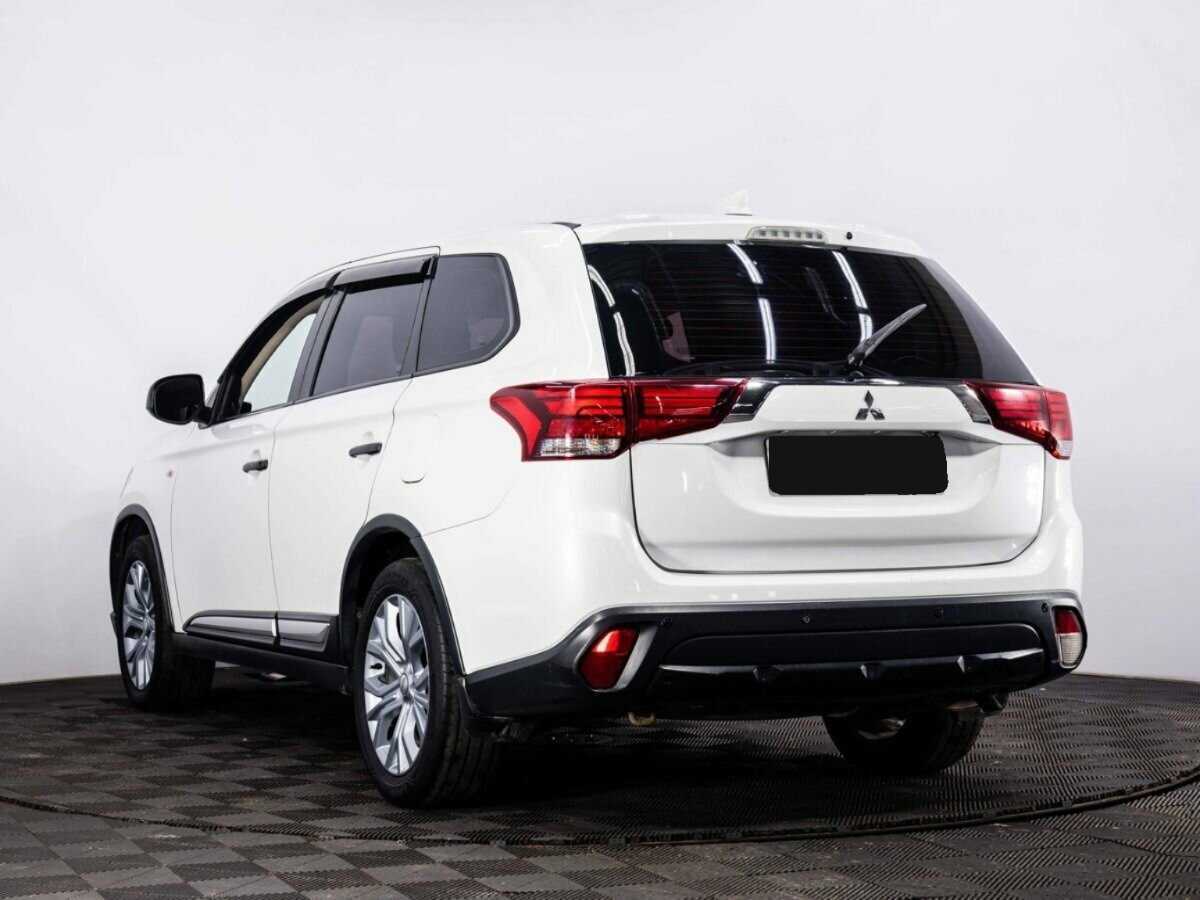 Mitsubishi Outlander 2018 года с пробегом. Фото: #3