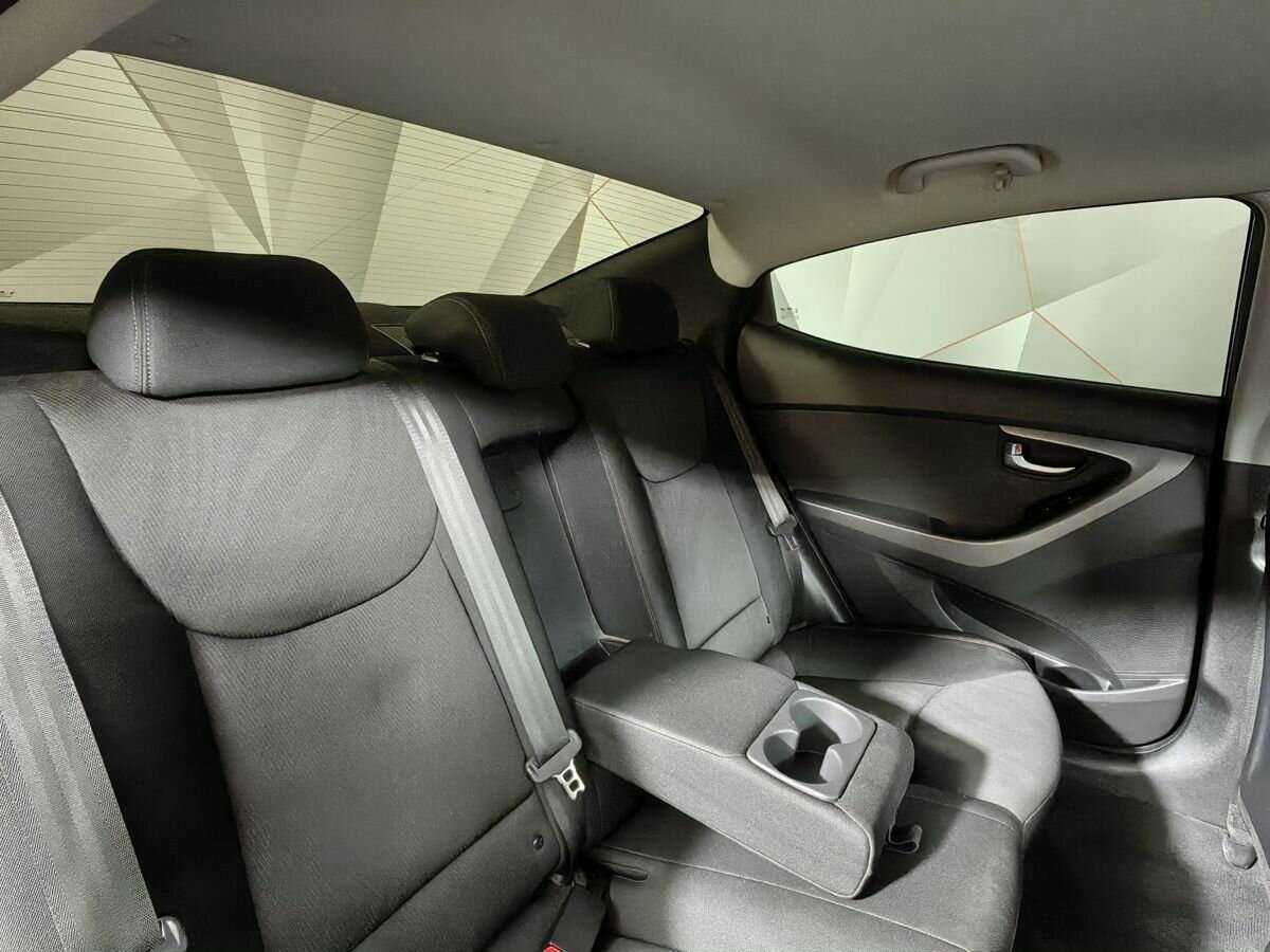 Hyundai Elantra 2015 года с пробегом. Фото: #12