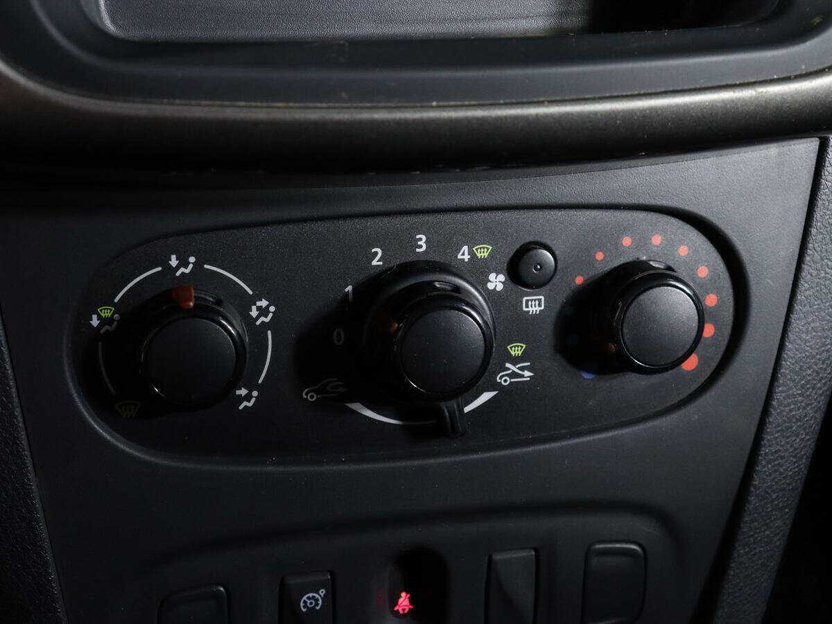 Renault Sandero 2015 года с пробегом. Фото: #17