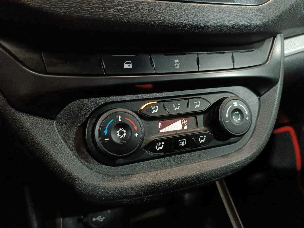 Lada (ВАЗ) Vesta 2019 года с пробегом. Фото: #13