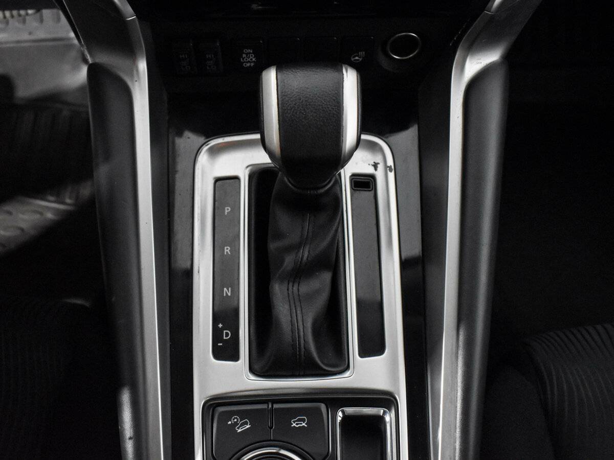 Mitsubishi Pajero Sport 2018 года с пробегом. Фото: #10