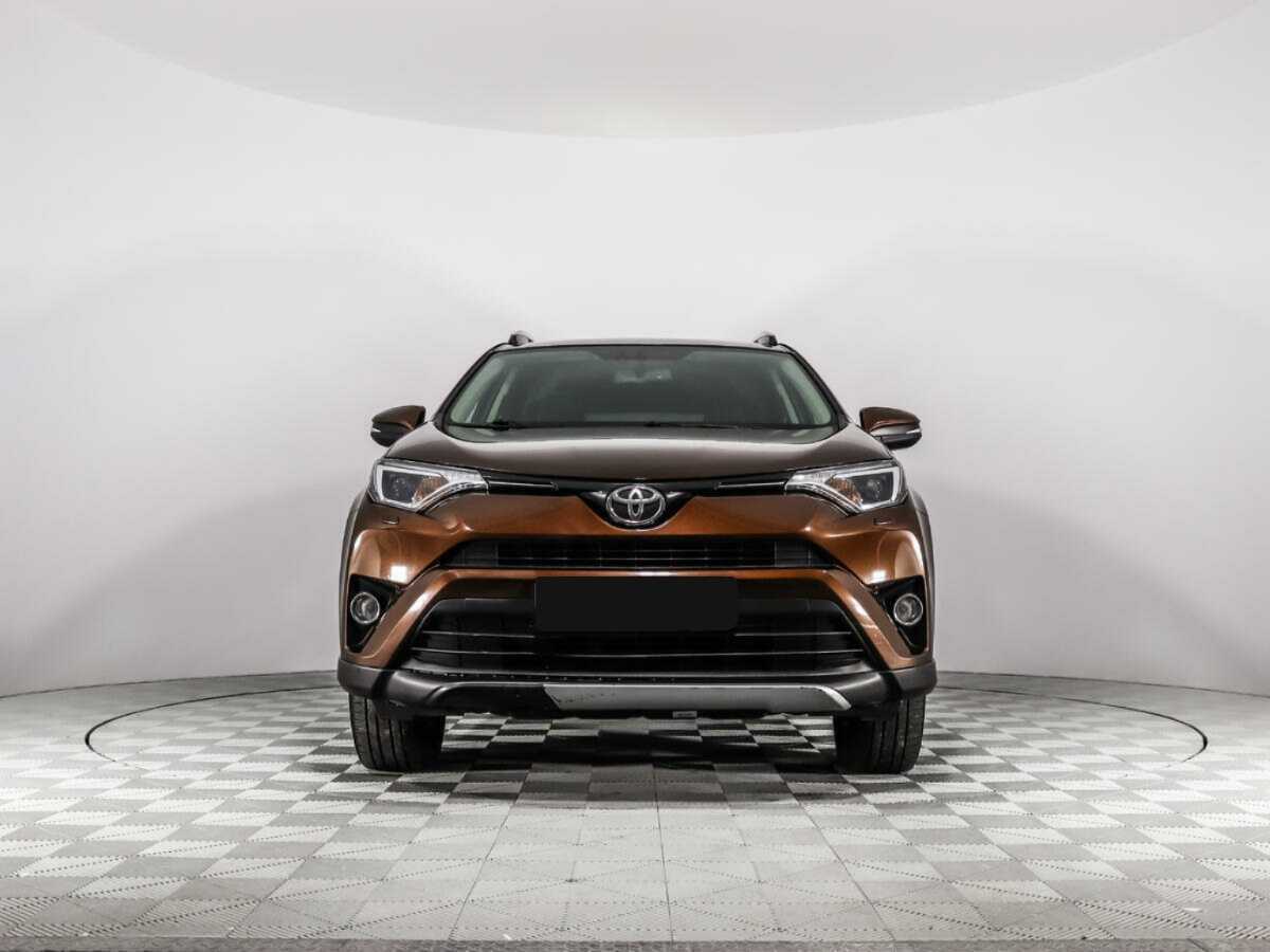 Toyota RAV4 2017 года с пробегом. Фото: #1