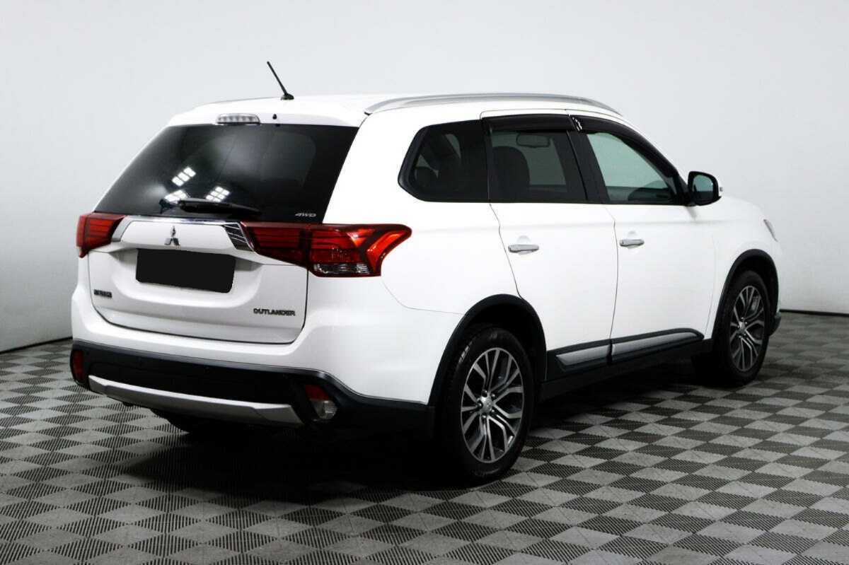 Mitsubishi Outlander 2016 года с пробегом. Фото: #4