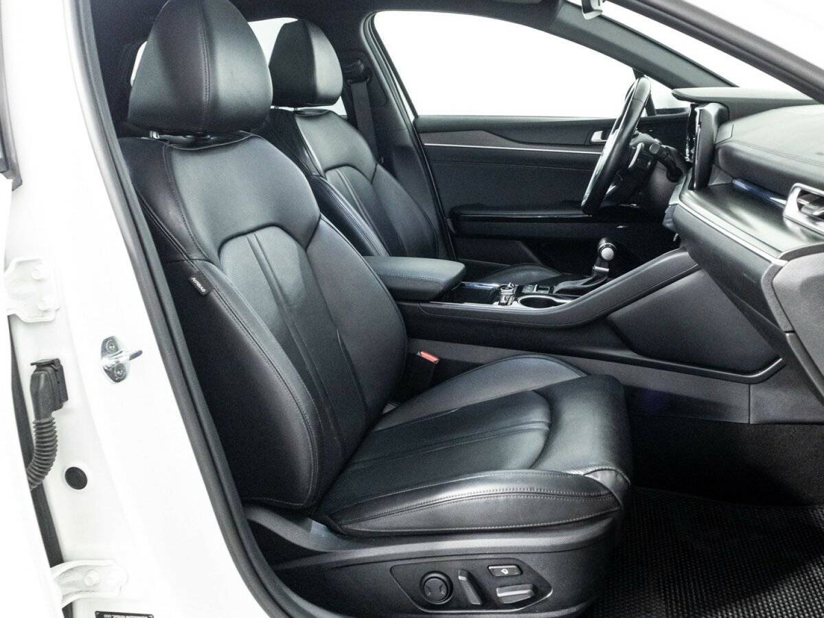 Kia K5 2021 года с пробегом. Фото: #15