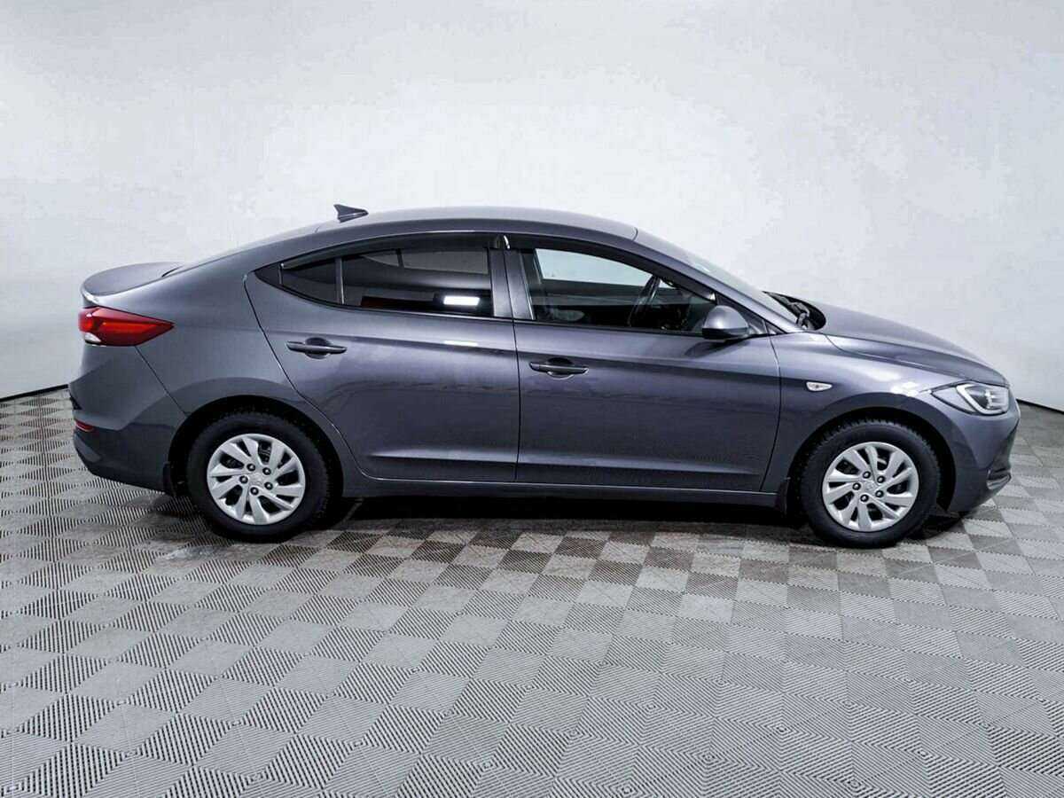 Hyundai Elantra 2018 года с пробегом. Фото: #3