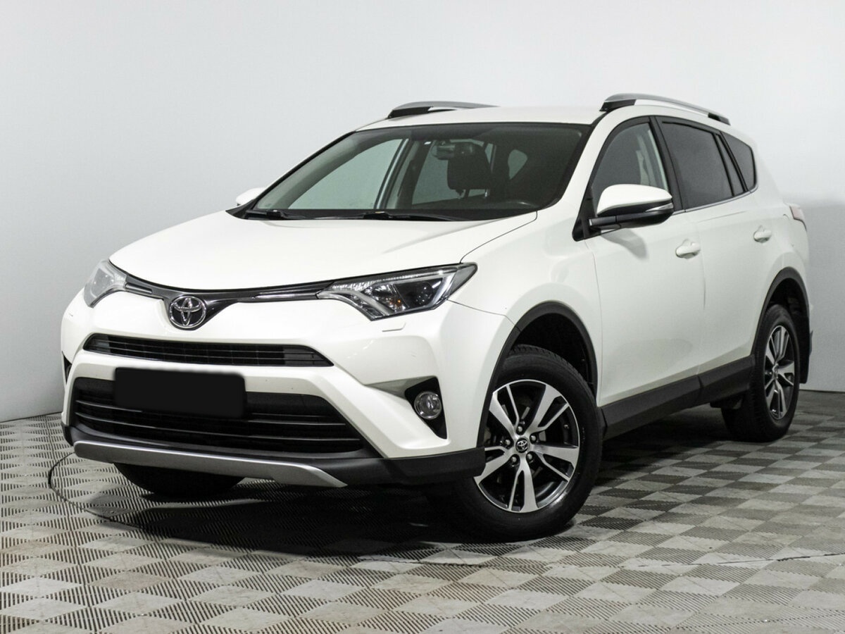 Toyota RAV4 2017 года с пробегом. Посмотреть фото