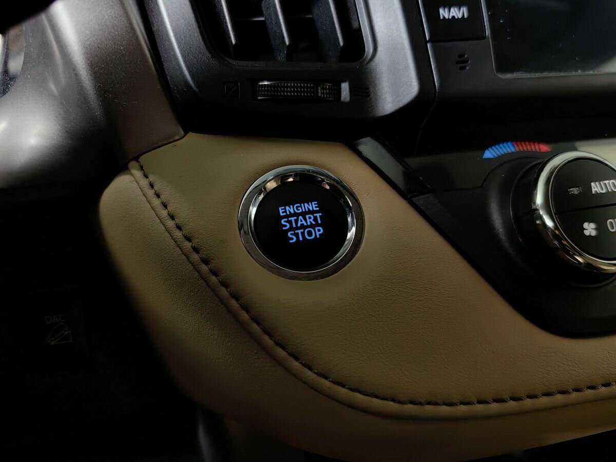 Toyota RAV4 2017 года с пробегом. Фото: #17