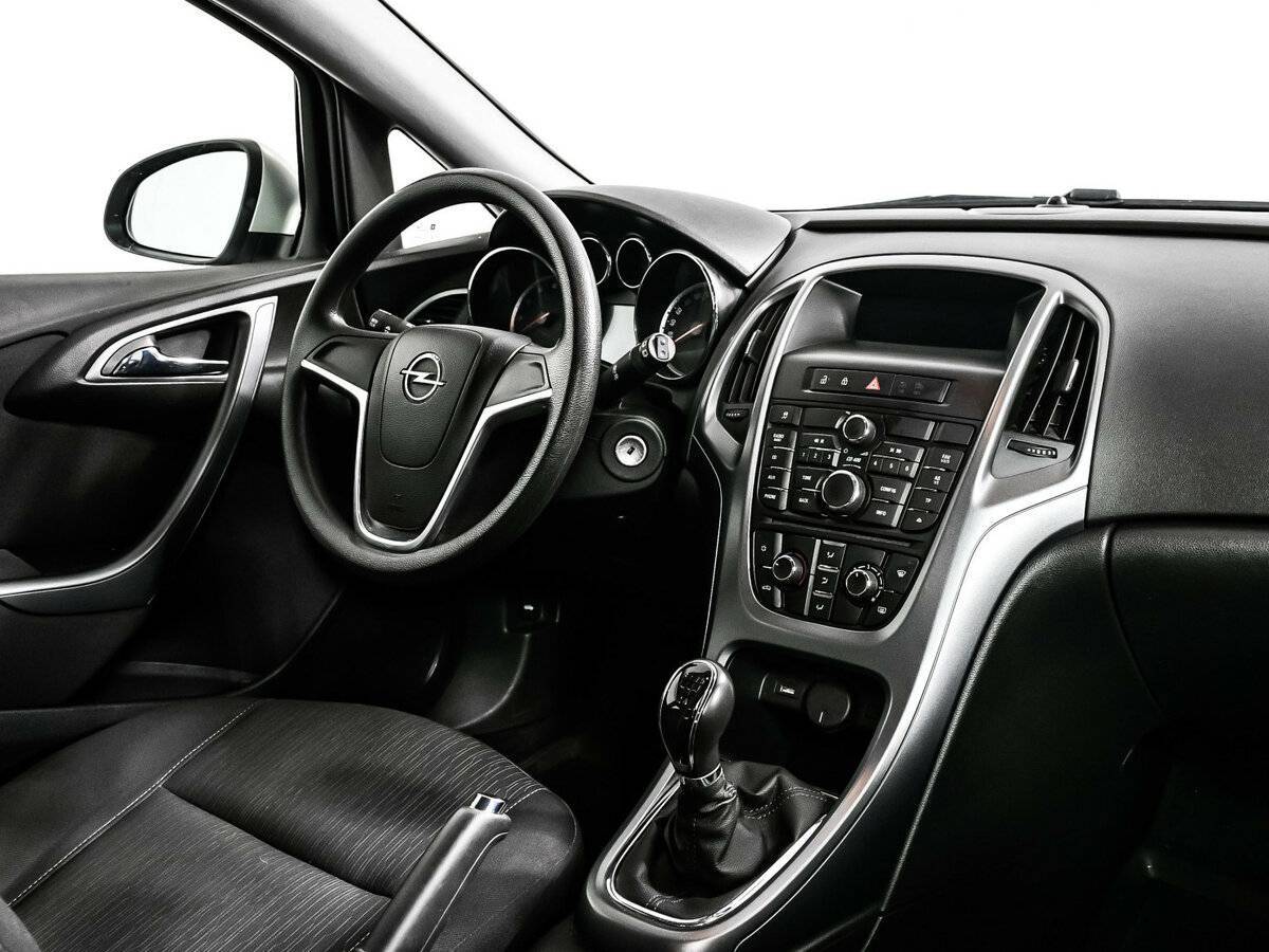 Opel Astra 2013 года с пробегом. Фото: #8