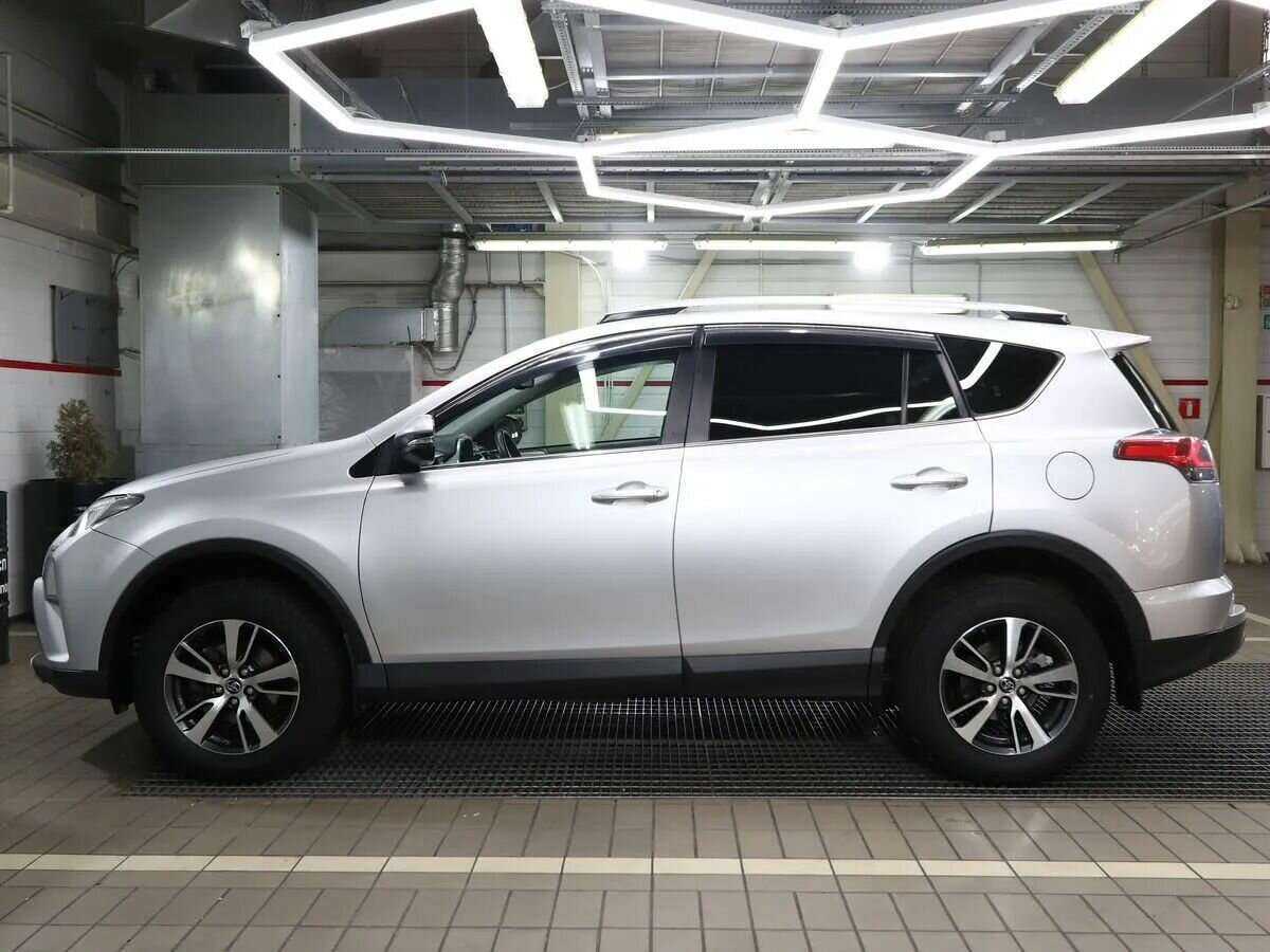 Toyota RAV4 2019 года с пробегом. Фото: #4