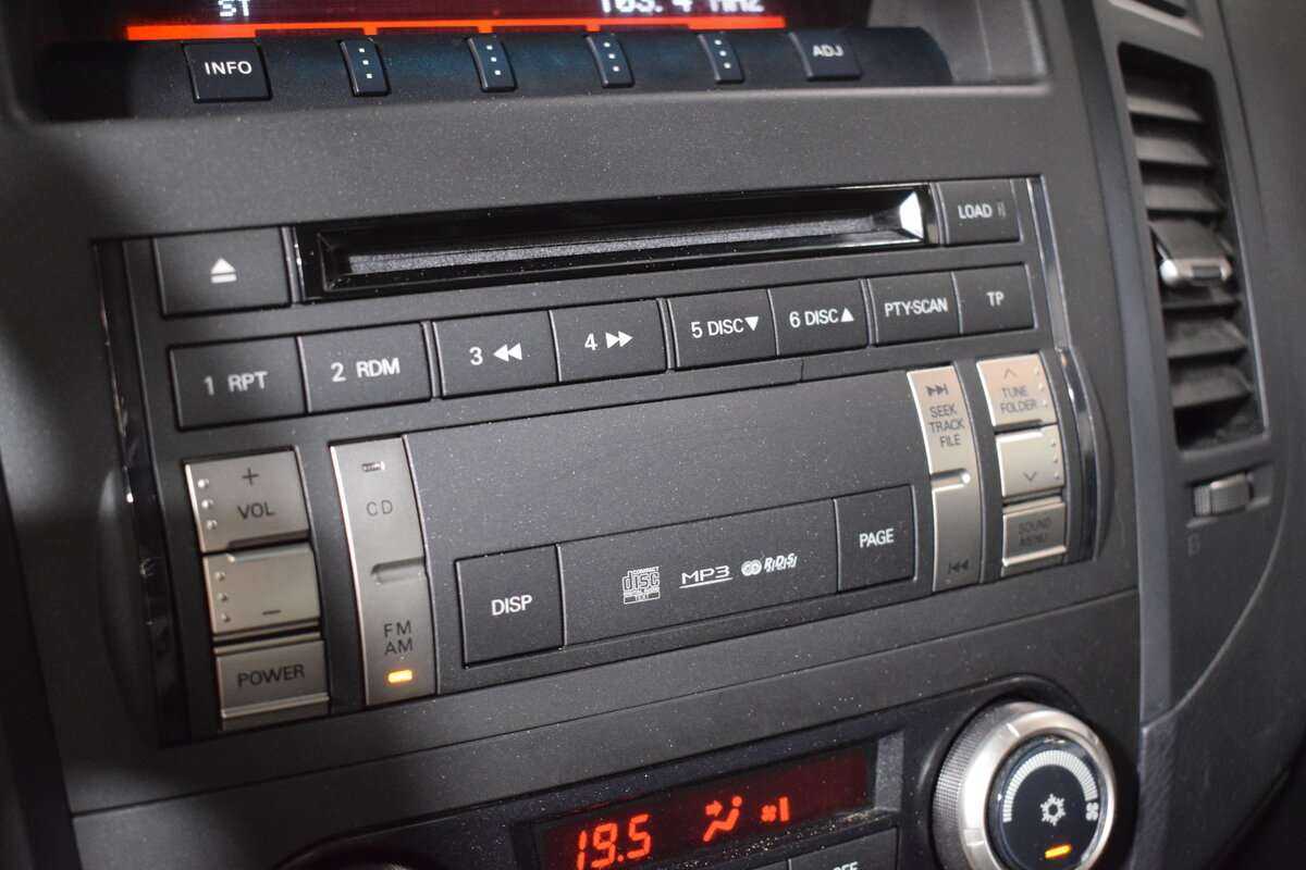 Mitsubishi Pajero 2014 года с пробегом. Фото: #17