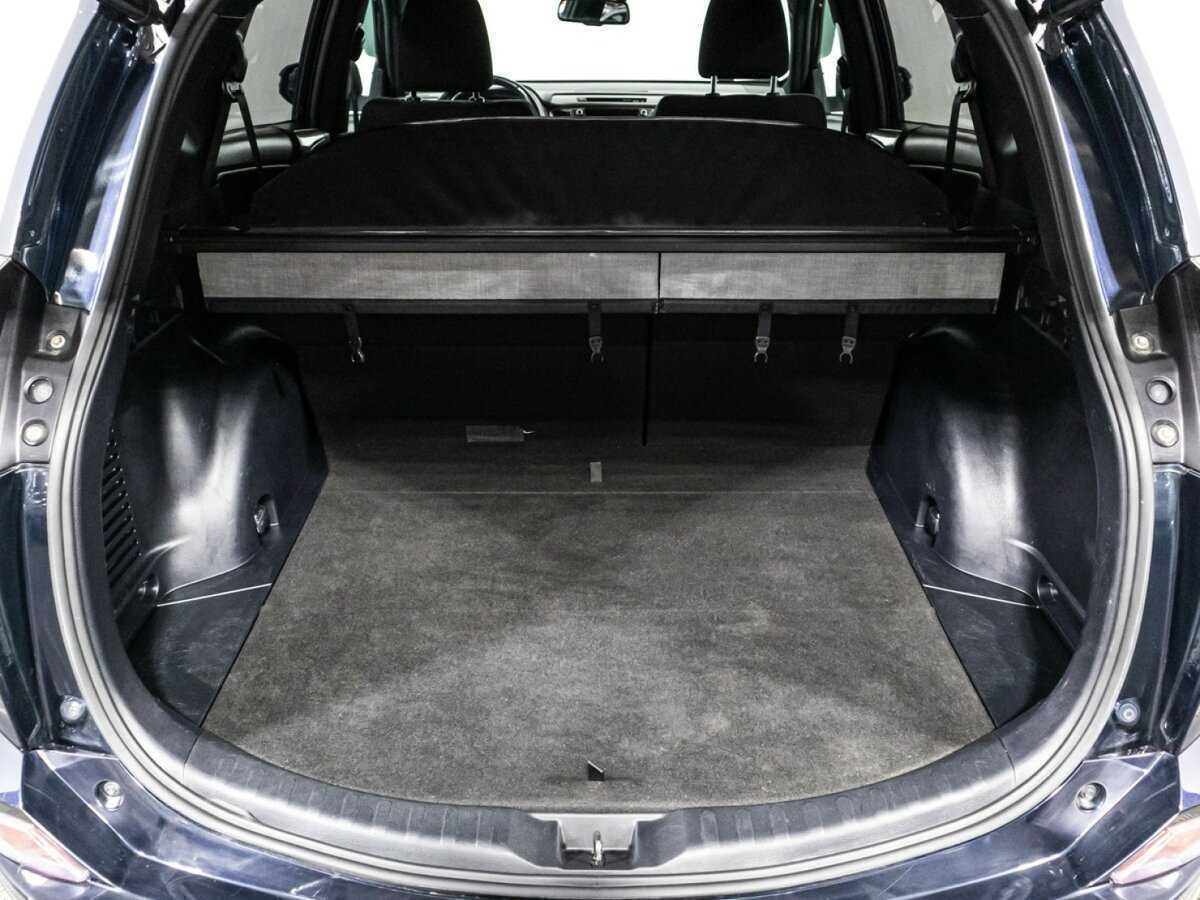 Toyota RAV4 2019 года с пробегом. Фото: #14