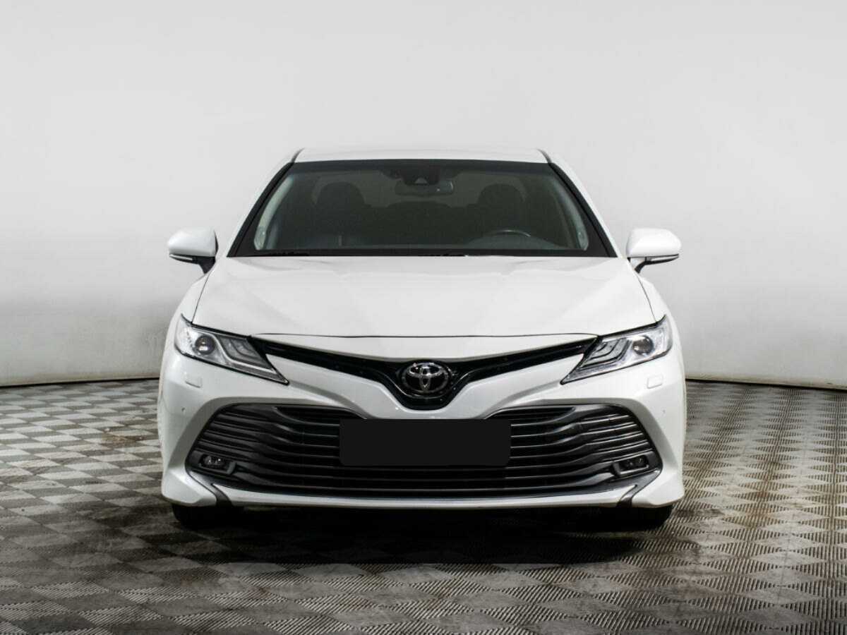 Toyota Camry 2019 года с пробегом. Фото: #1