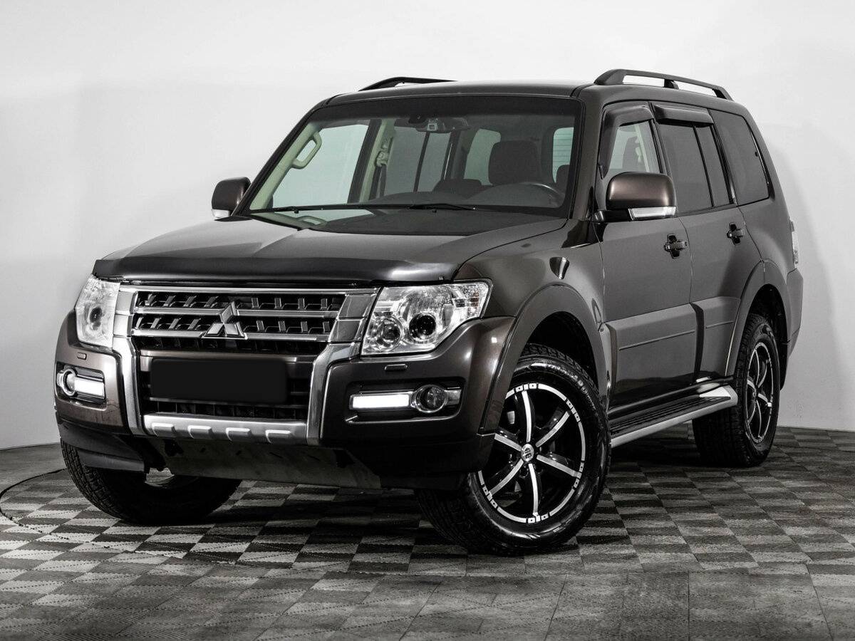 Mitsubishi Pajero 2017 года с пробегом. Фото: #0