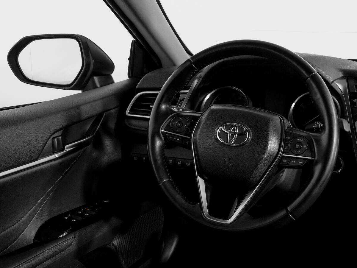 Toyota Camry 2021 года с пробегом. Фото: #13