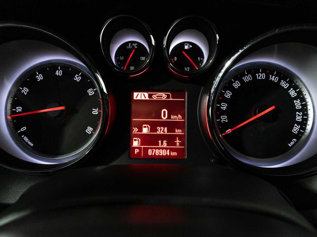 Opel Astra 2014 года с пробегом. Фото: #11