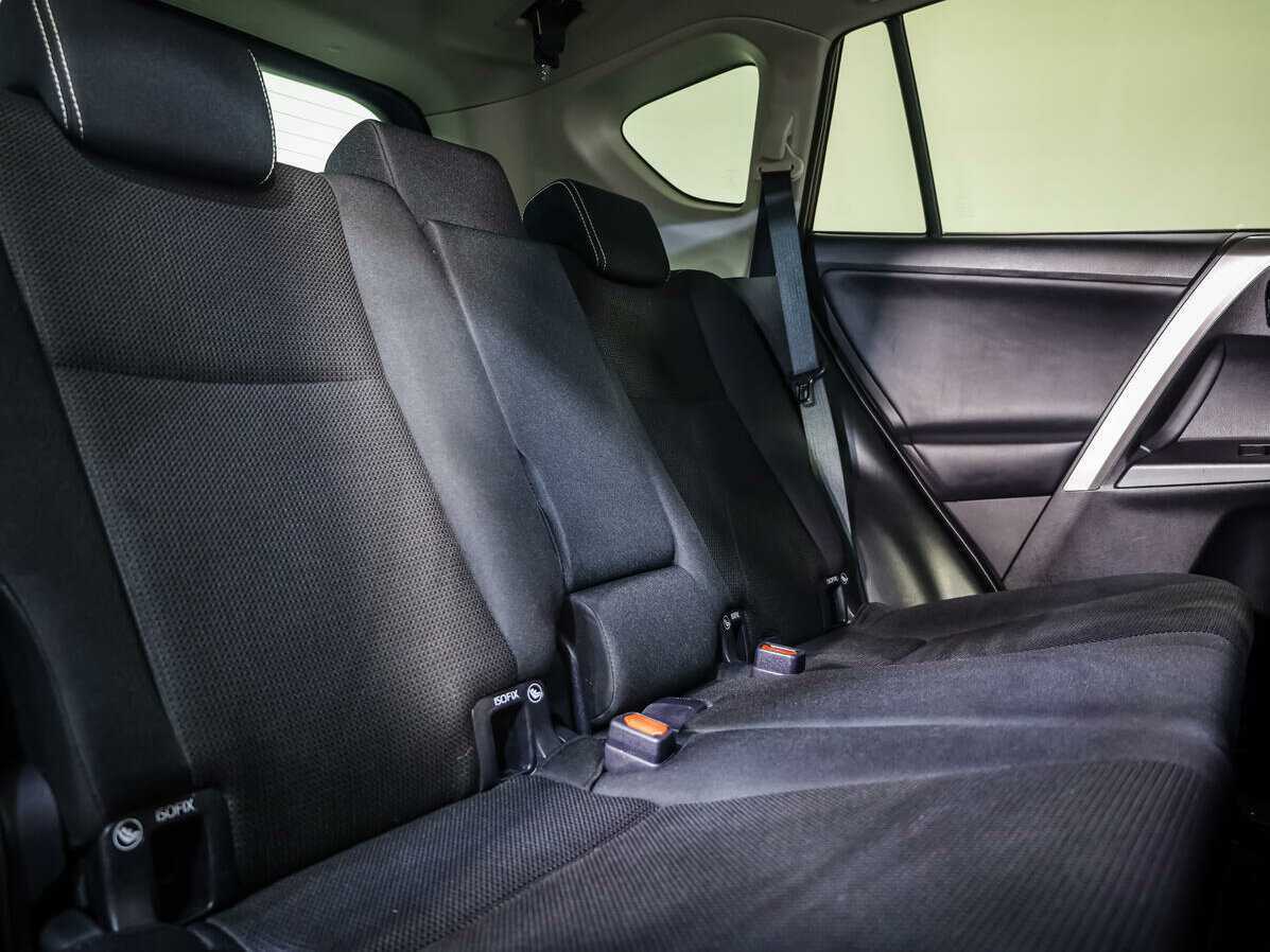 Toyota RAV4 2015 года с пробегом. Фото: #11