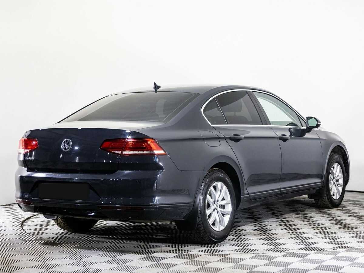 Volkswagen Passat 2018 года с пробегом. Фото: #3