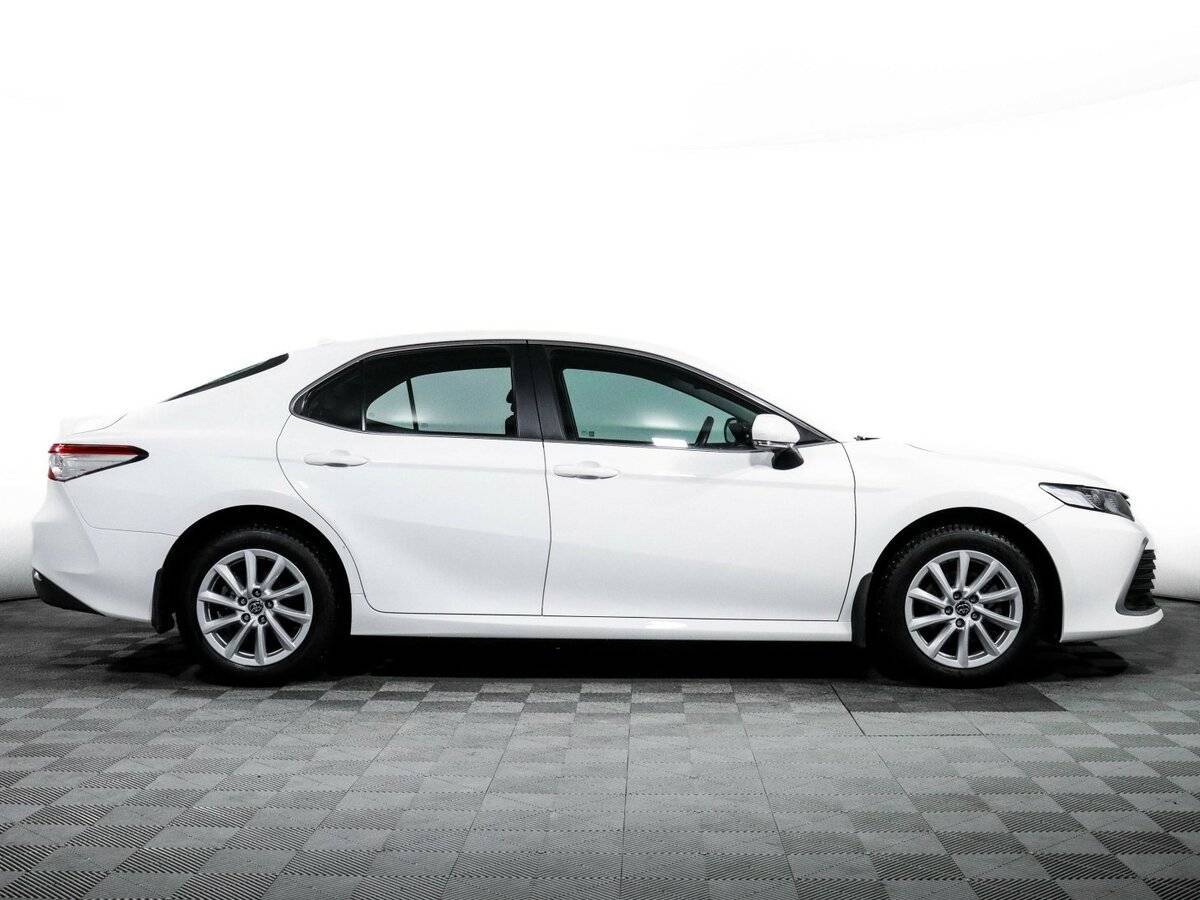 Toyota Camry 2021 года с пробегом. Фото: #3