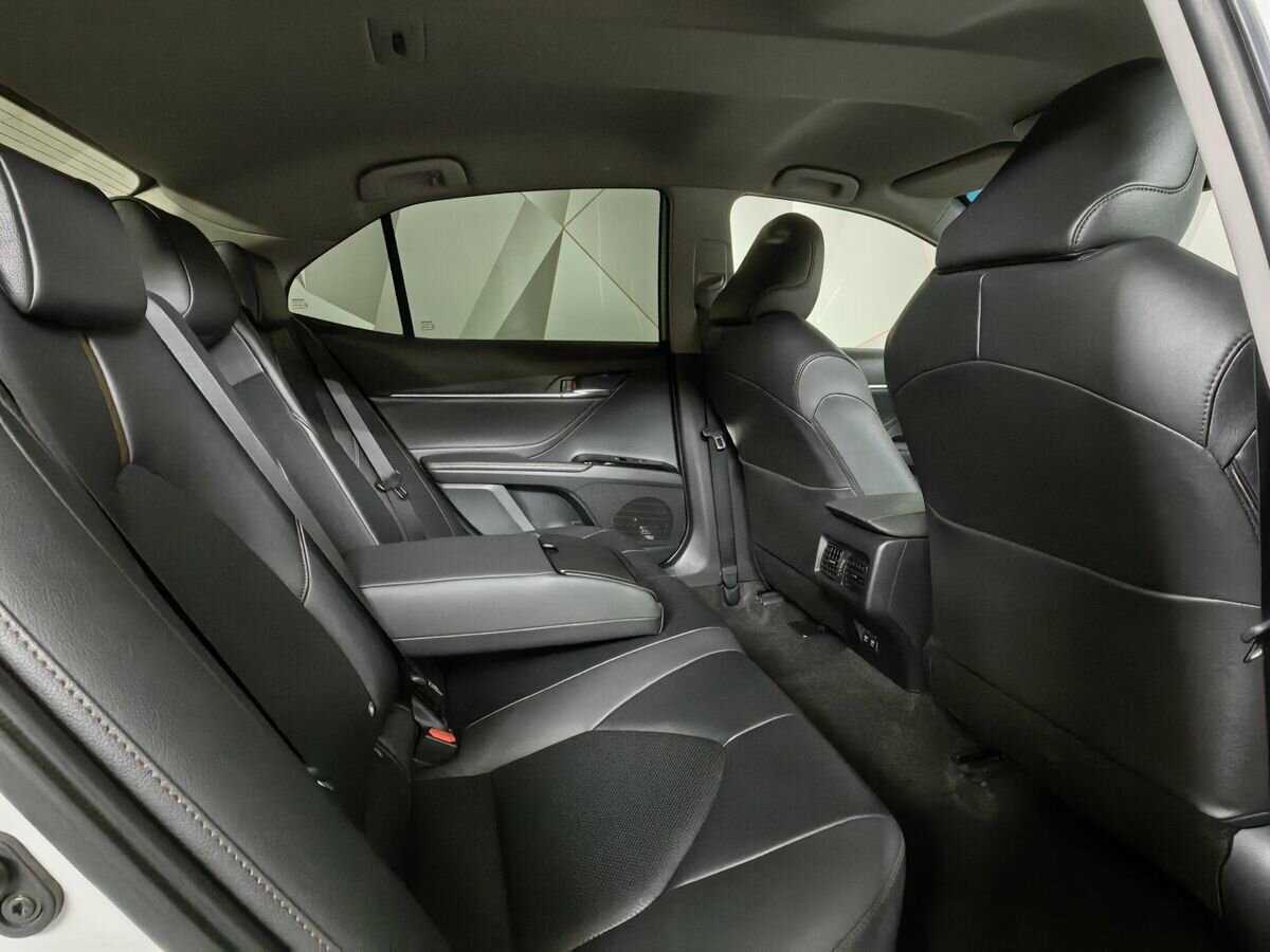 Toyota Camry 2020 года с пробегом. Фото: #11