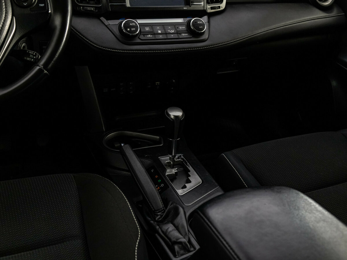 Toyota RAV4 2016 года с пробегом. Фото: #8