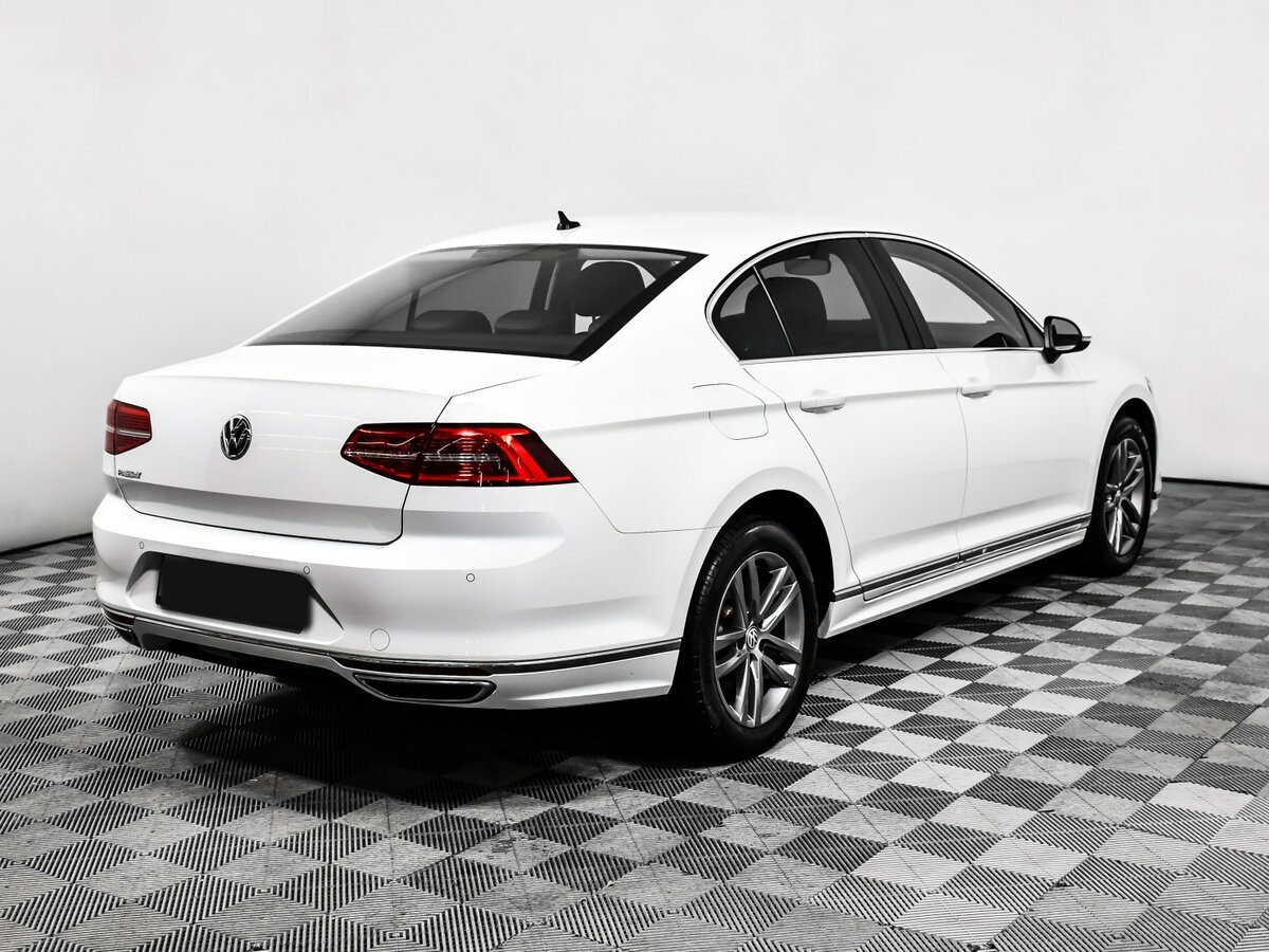 Volkswagen Passat 2018 года с пробегом. Фото: #4