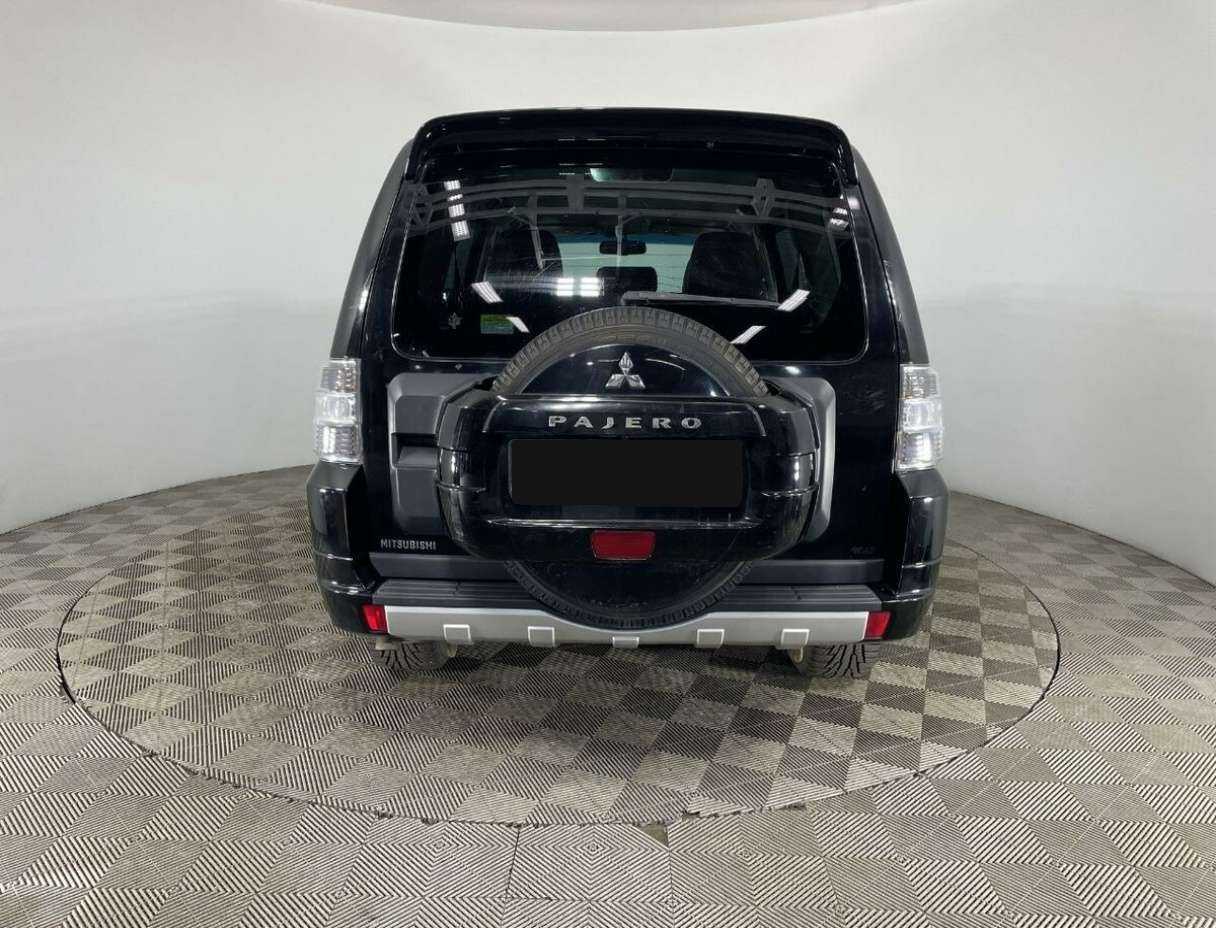 Mitsubishi Pajero 2012 года с пробегом. Фото: #2