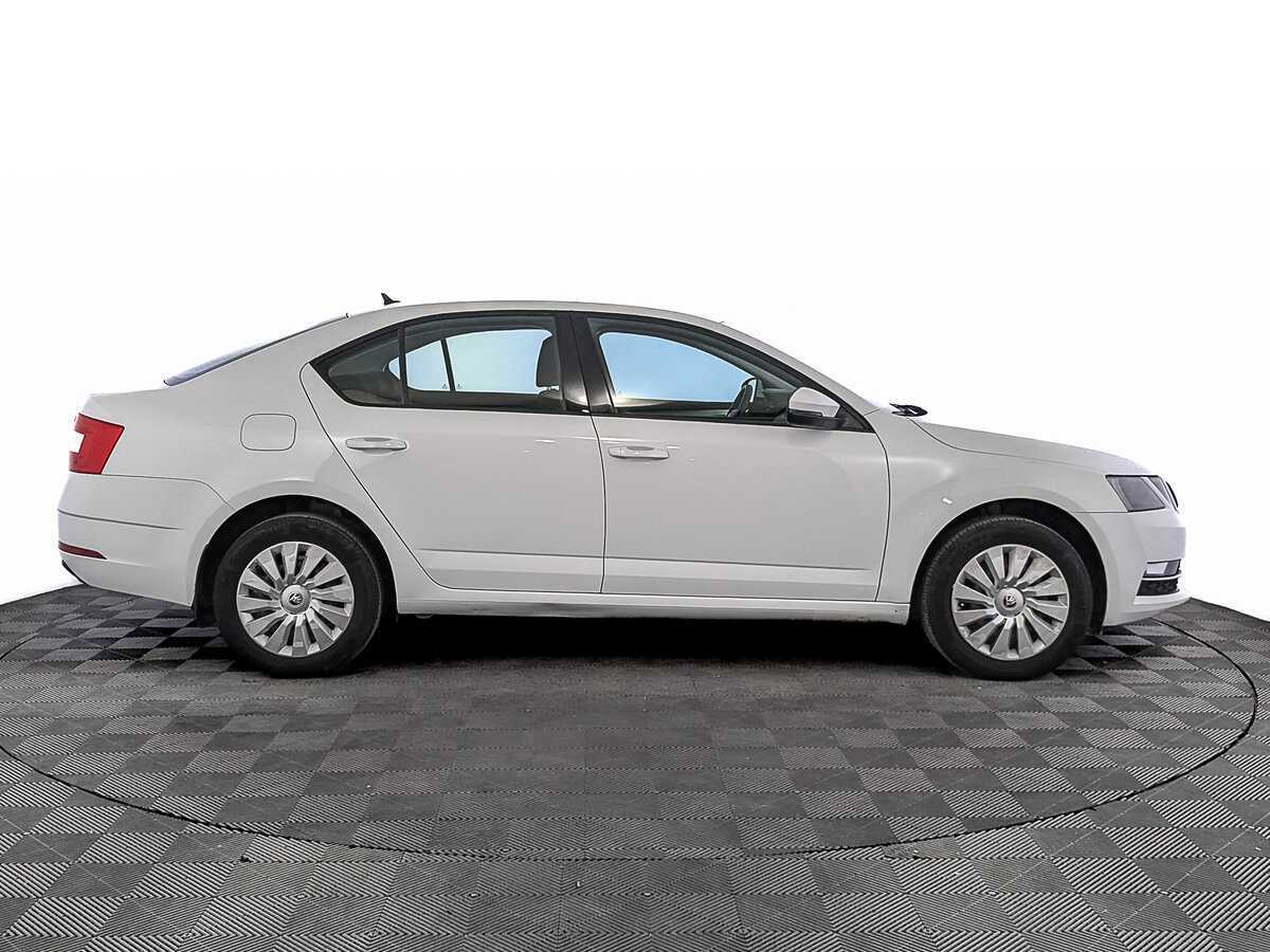 Skoda Octavia 2019 года с пробегом. Фото: #3