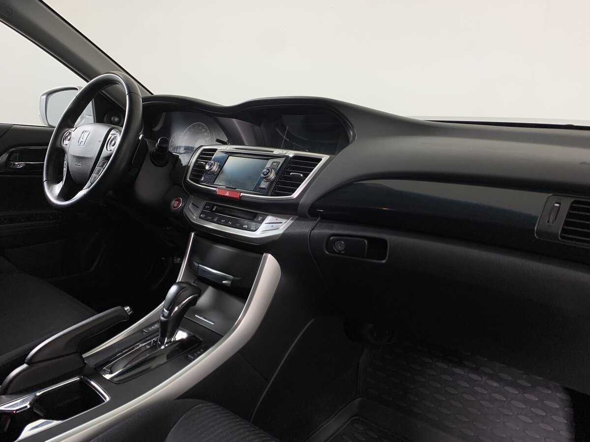 Honda Accord 2013 года с пробегом. Фото: #11