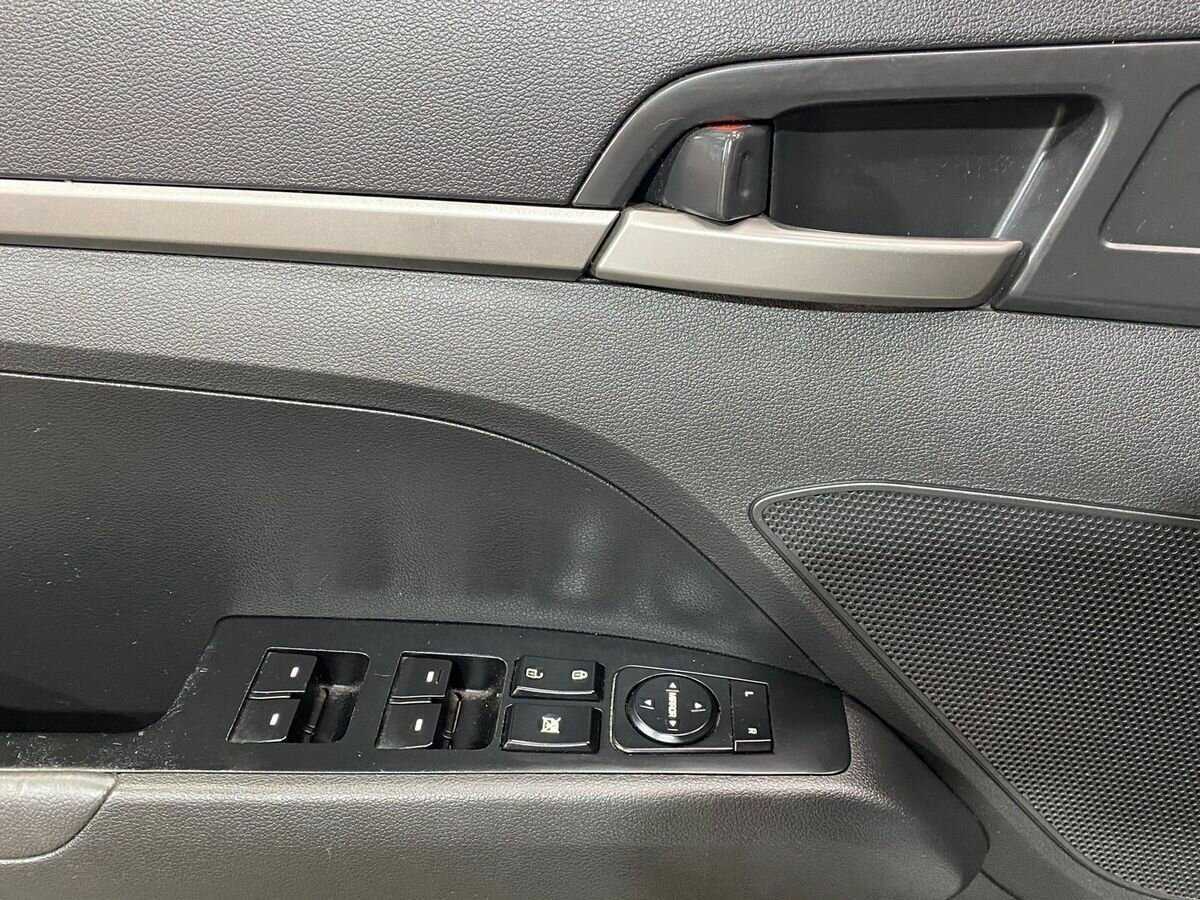 Hyundai Elantra 2017 года с пробегом. Фото: #15