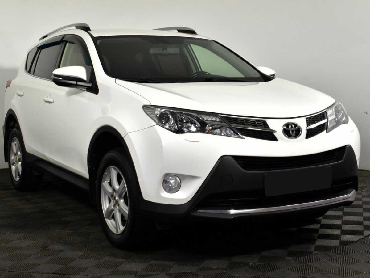 Toyota RAV4 2015 года с пробегом. Фото: #2