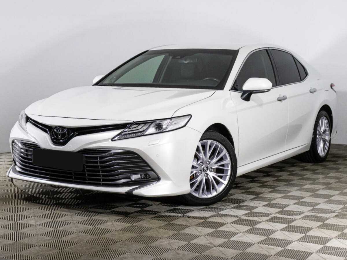 Toyota Camry 2020 года с пробегом. Посмотреть фото