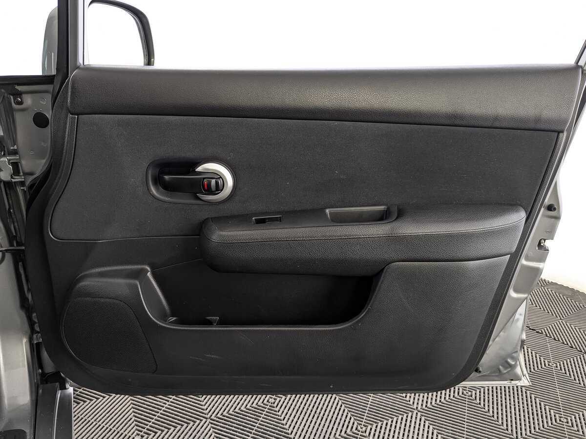 Nissan Tiida 2013 года с пробегом. Фото: #24