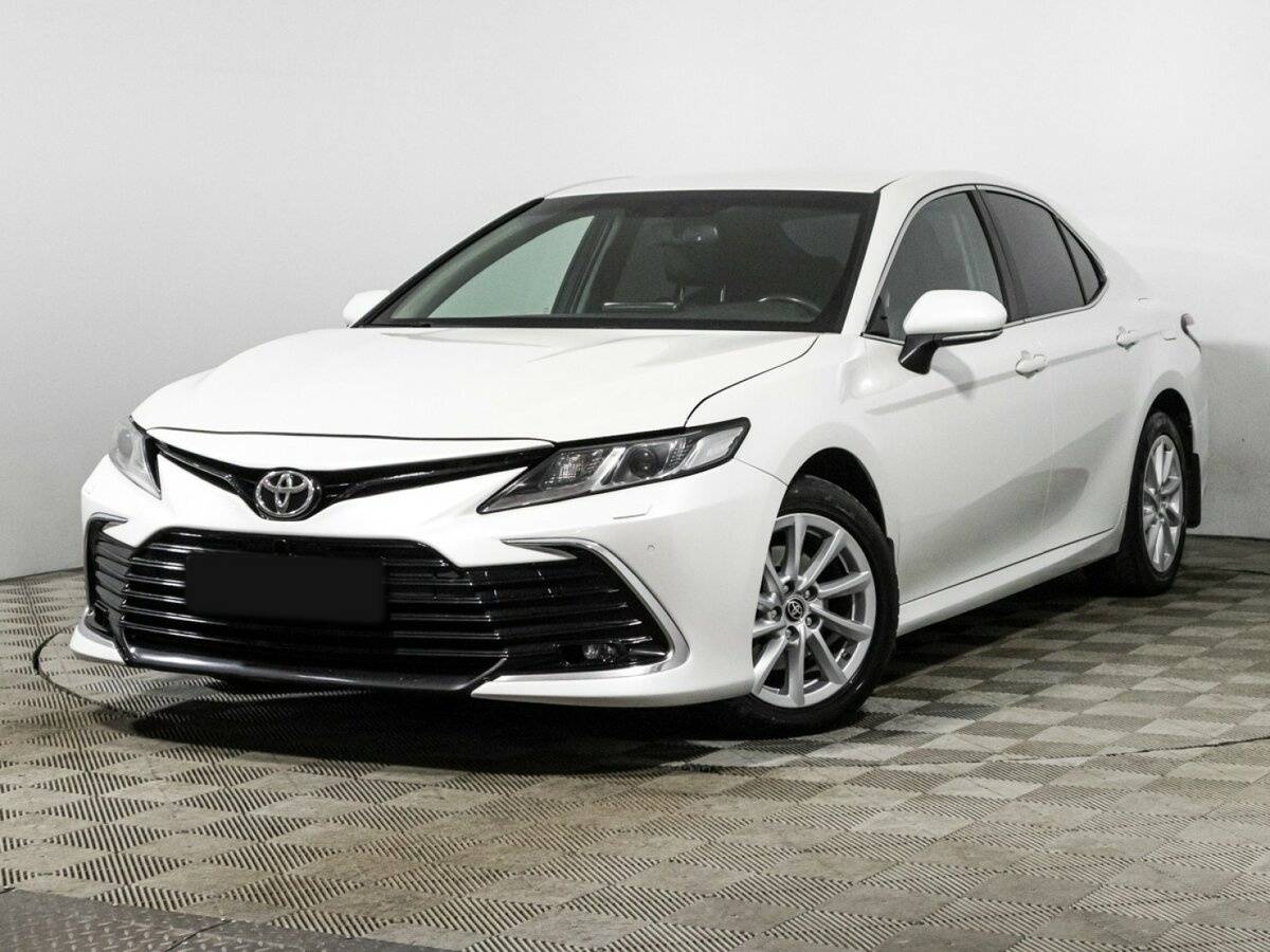 Toyota Camry 2021 года с пробегом. Посмотреть фото