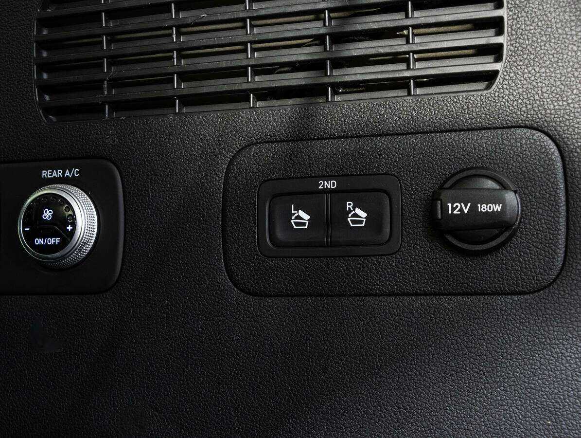 Hyundai Santa Fe 2019 года с пробегом. Фото: #21