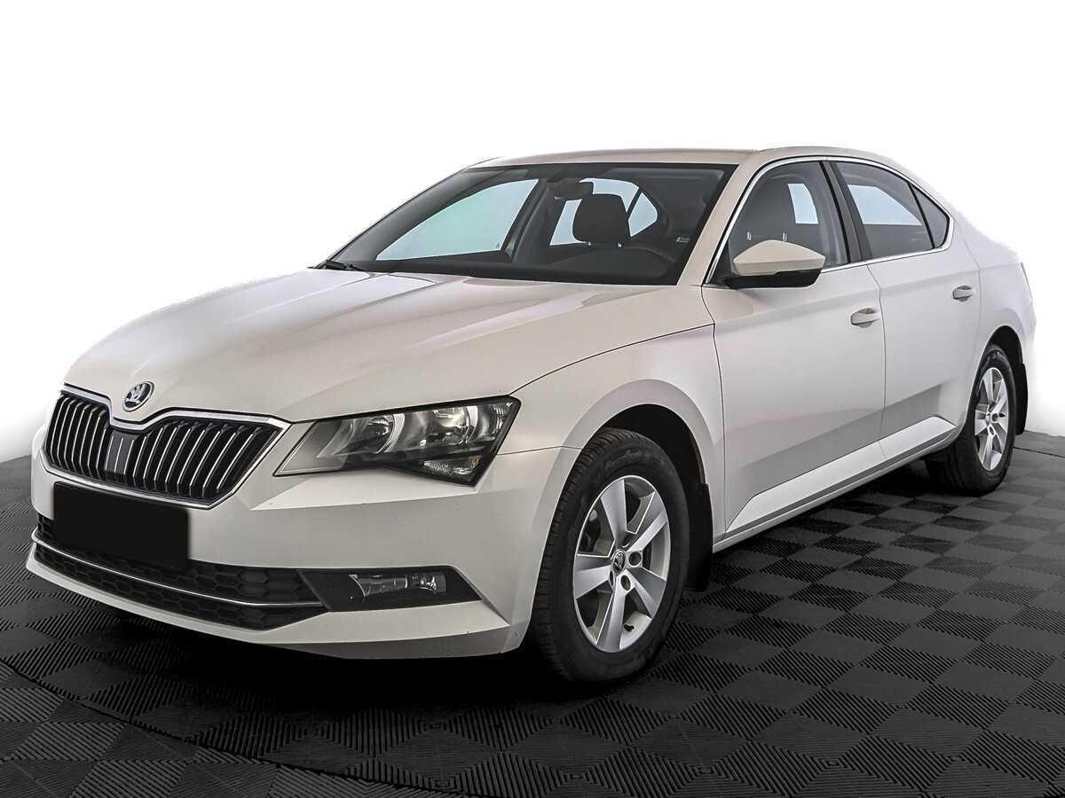Skoda Superb 2017 года с пробегом. Посмотреть фото