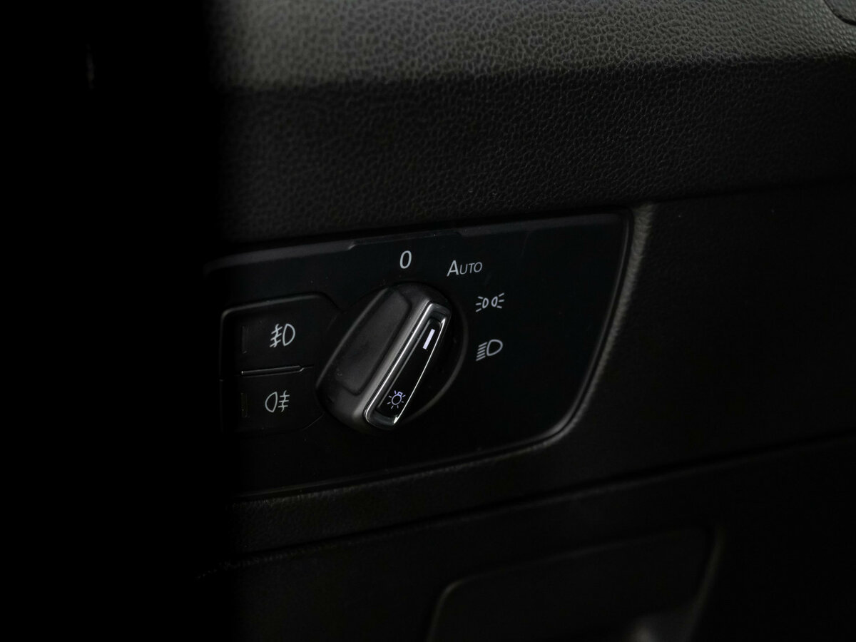 Volkswagen Passat 2018 года с пробегом. Фото: #13