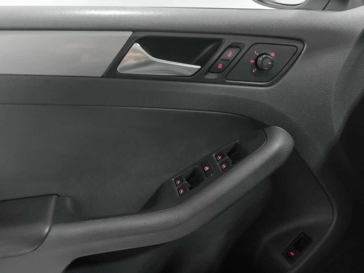 Volkswagen Jetta 2016 года с пробегом. Фото: #8