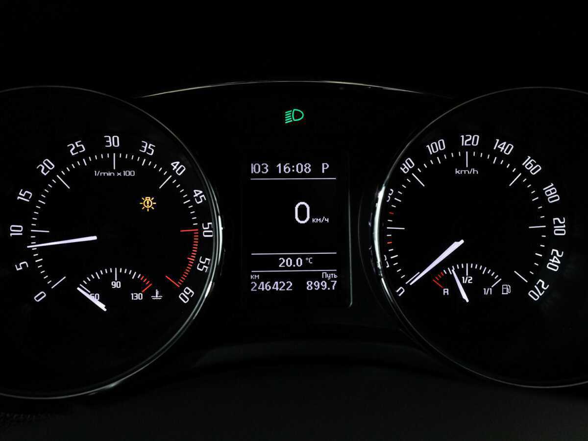 Skoda Superb 2013 года с пробегом. Фото: #11