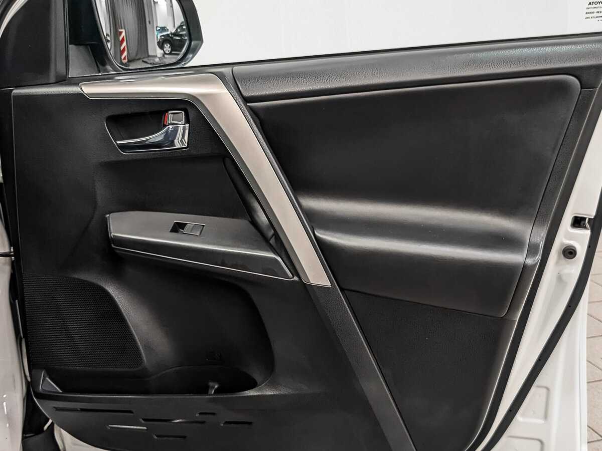 Toyota RAV4 2017 года с пробегом. Фото: #24