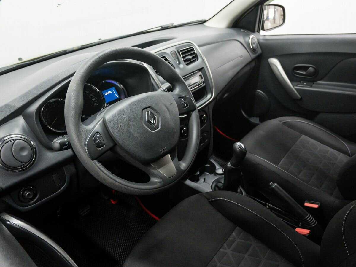 Renault Sandero 2017 года с пробегом. Фото: #12