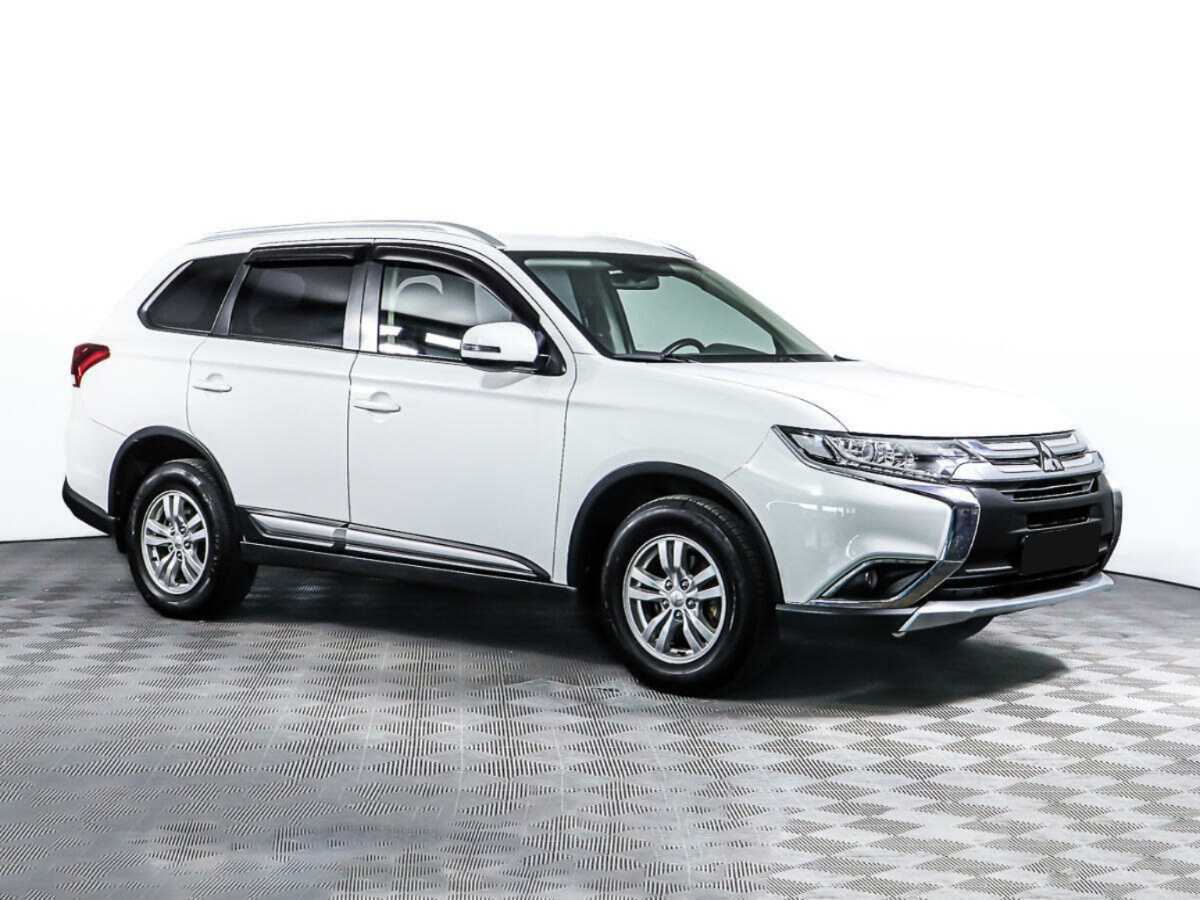 Mitsubishi Outlander 2018 года с пробегом. Фото: #2