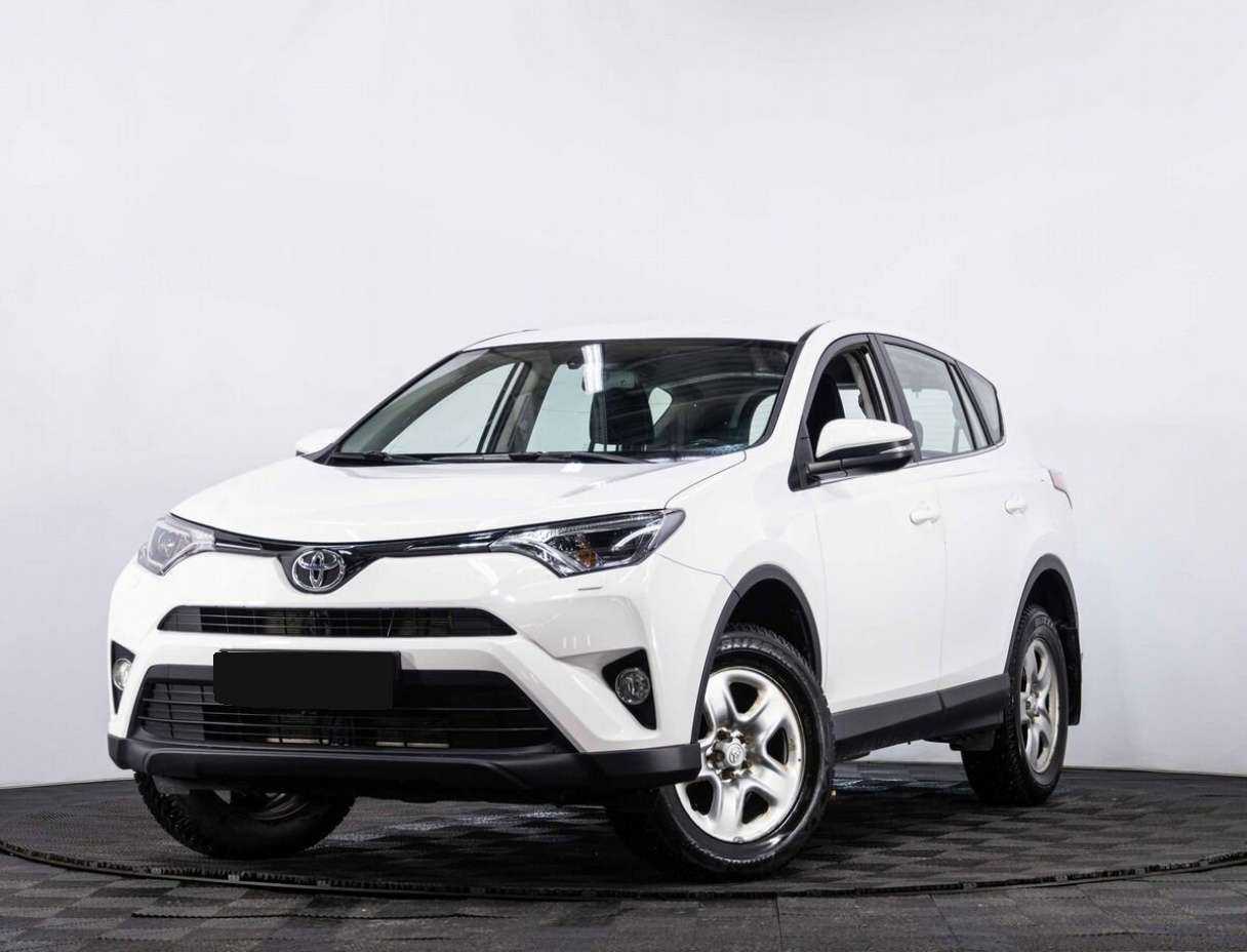 Toyota RAV4 2018 года с пробегом. Посмотреть фото
